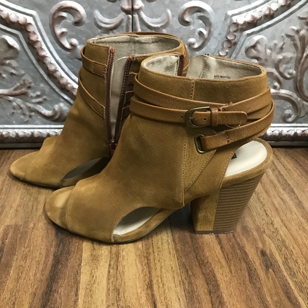 White Mountain booties